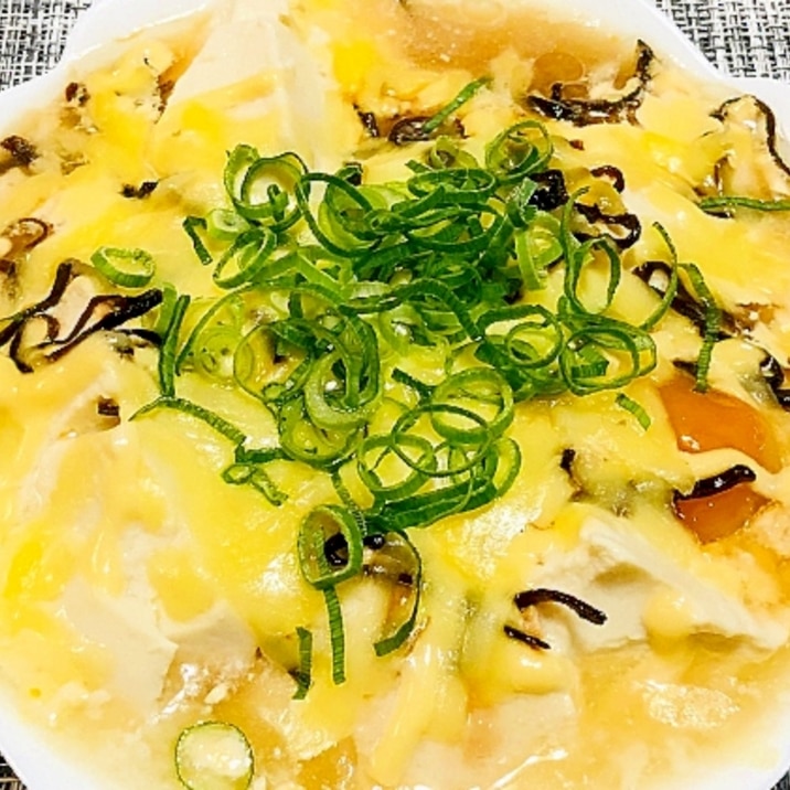 レンジで簡単！あったか〜いチーズたまご湯豆腐